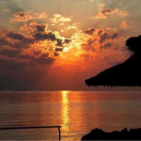 In With Sea Views & Pool Apartamento Benitses (Corfu)