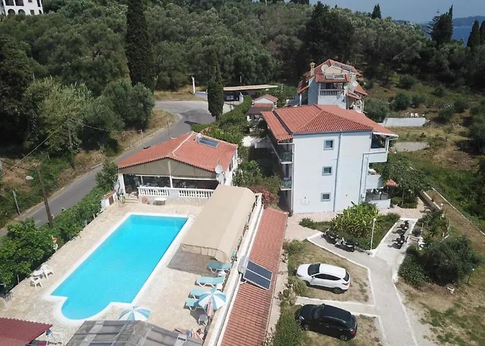 In With Sea Views & Pool Appartamento Benitses (Corfu)
