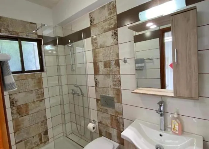 In With Sea Views & Pool *