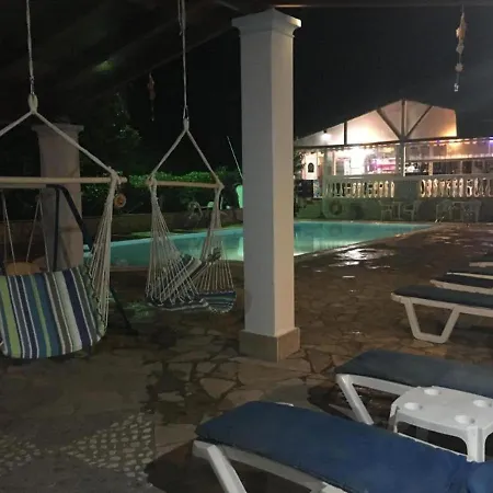 In With Sea Views & Pool *