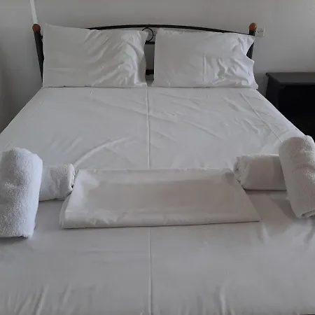 Appartement In With Sea Views & Pool