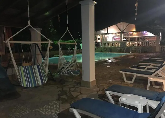 In With Sea Views & Pool *