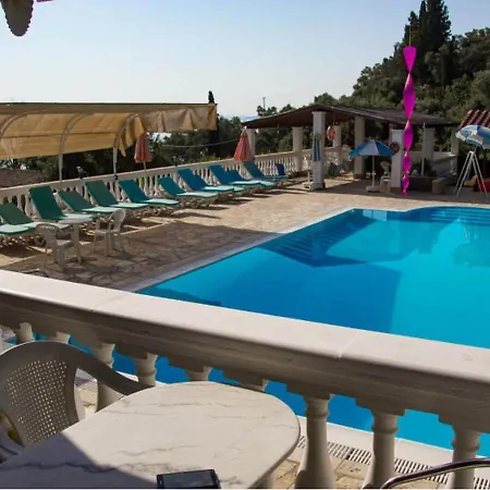 In With Sea Views & Pool