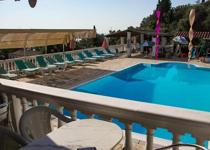 In With Sea Views & Pool