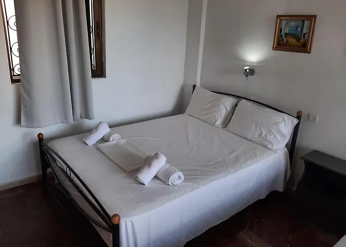 In With Sea Views & Pool * بينيتسيس