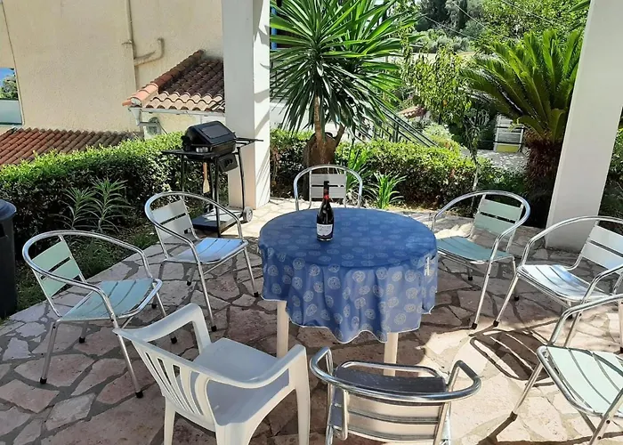 شقة In With Sea Views & Pool