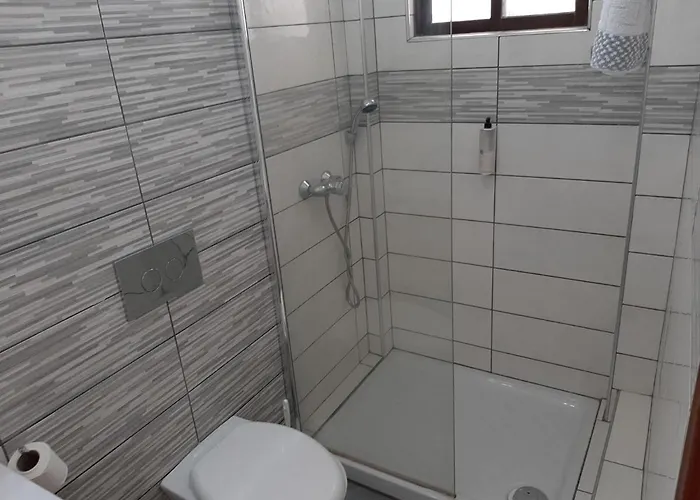 In With Sea Views & Pool شقة